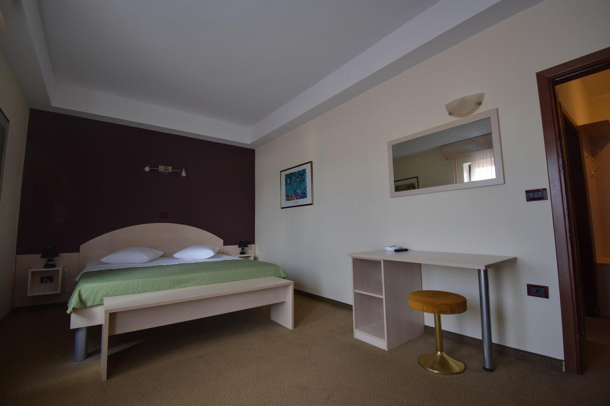 Hotel Zephyr - Plovanija Buje Εξωτερικό φωτογραφία
